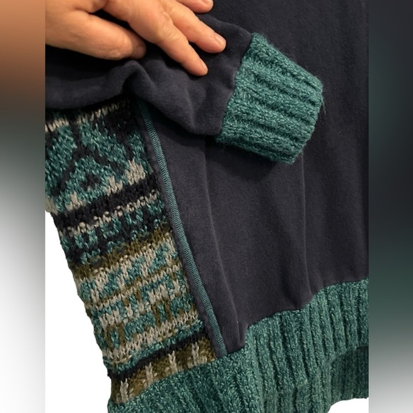 Ruby Moon Women's S Navy Sweatshirt Sweater Aztec Combo Hi-Low EUC! - Picture 3 of 9